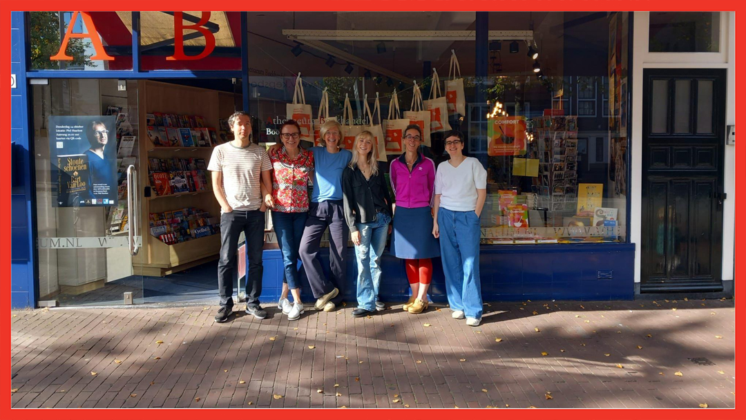 Het team van Athenaeum Boekhandel Haarlem: Coen, Ingeborg, Annetje, Sara, Ilja en Susanne